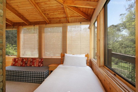 Until - Country Garden Setting - Accommodation Directory 2