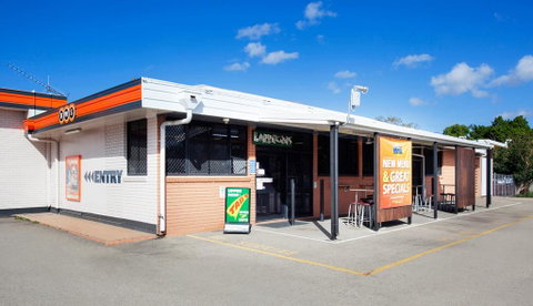 Upper Ross Hotel - Accommodation Directory 0