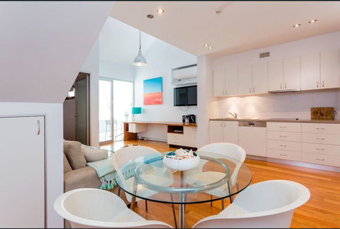 Urban Paradise Minutes From The Markets - Accommodation Directory 2