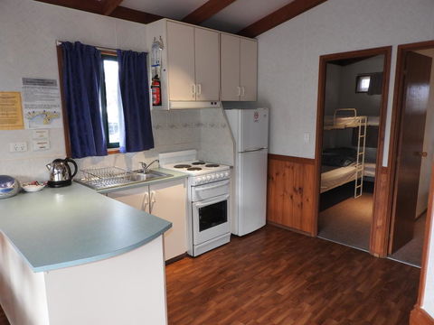 Victoria Lake Holiday Park - Accommodation Directory 3