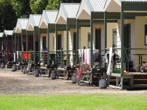 Victoria Lake Holiday Park - Accommodation Directory 0