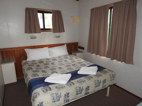 Victoria Lake Holiday Park - Accommodation Directory 1