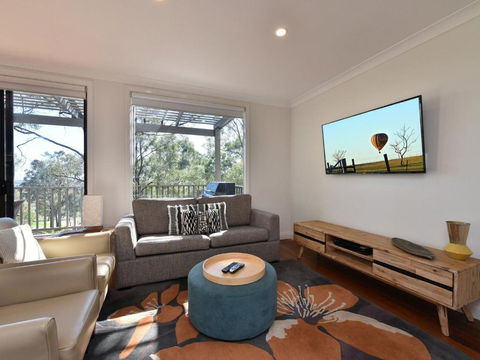 Villa Executive 2br Quattro Resort Condo Located Within Cypress Lakes Resort (nothing Is More Central) - Accommodation Directory 1