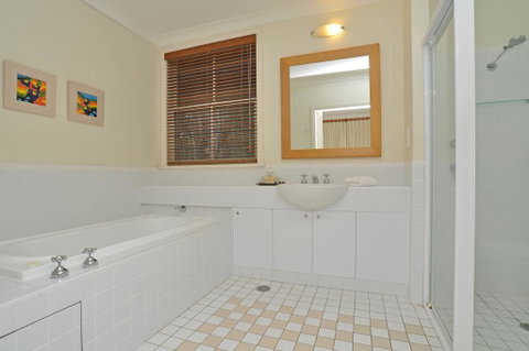 Villa Spa Executive 1br Champagne Resort Condo Located Within Cypress Lakes Resort (nothing Is More Central) - Accommodation Directory 2
