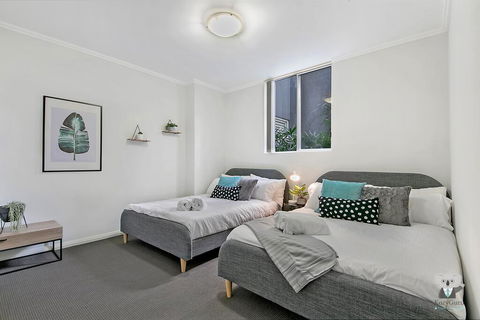 WARRICK FRAM 3 BEDS APT FREE PARKING WALK TO WESTFIELD CLOSE TO HOSPITAL NWF003 - Accommodation Directory 2