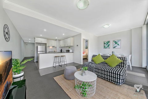 WARRICK FRAM 3 BEDS APT FREE PARKING WALK TO WESTFIELD CLOSE TO HOSPITAL NWF003 - Accommodation Directory 0