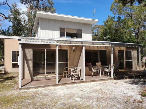 Waterfront Retreat At Wattle Point - Accommodation Directory 1