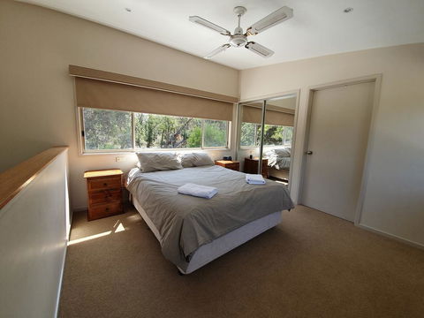 Waterfront Retreat At Wattle Point - Accommodation Directory 3