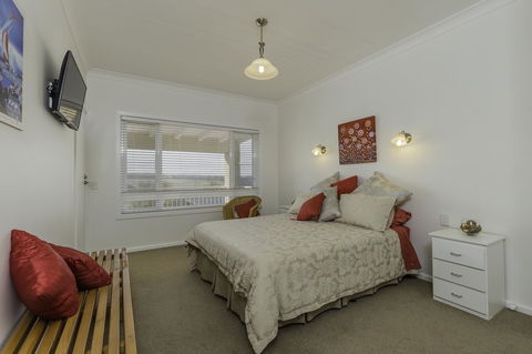 Waybourne- Vineyard And Winery - Accommodation Directory 24