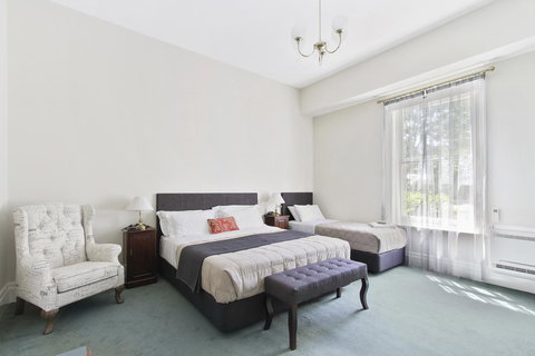 The Riversleigh - Accommodation Directory 8