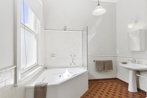 The Riversleigh - Accommodation Directory 19