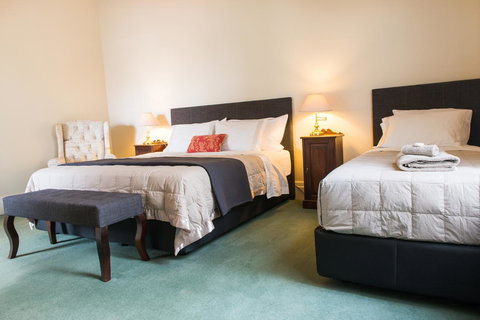 The Riversleigh - Accommodation Directory 18