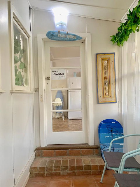 Sunryes Beach House - Accommodation Directory 27