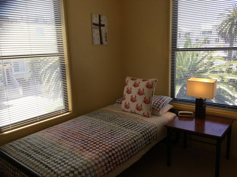 At The Beach Apartments - Accommodation Directory 4