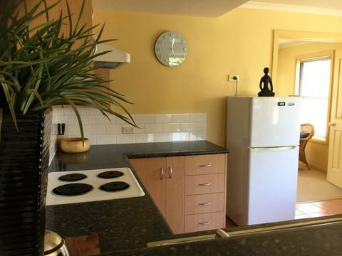 At The Beach Apartments - Accommodation Directory 7