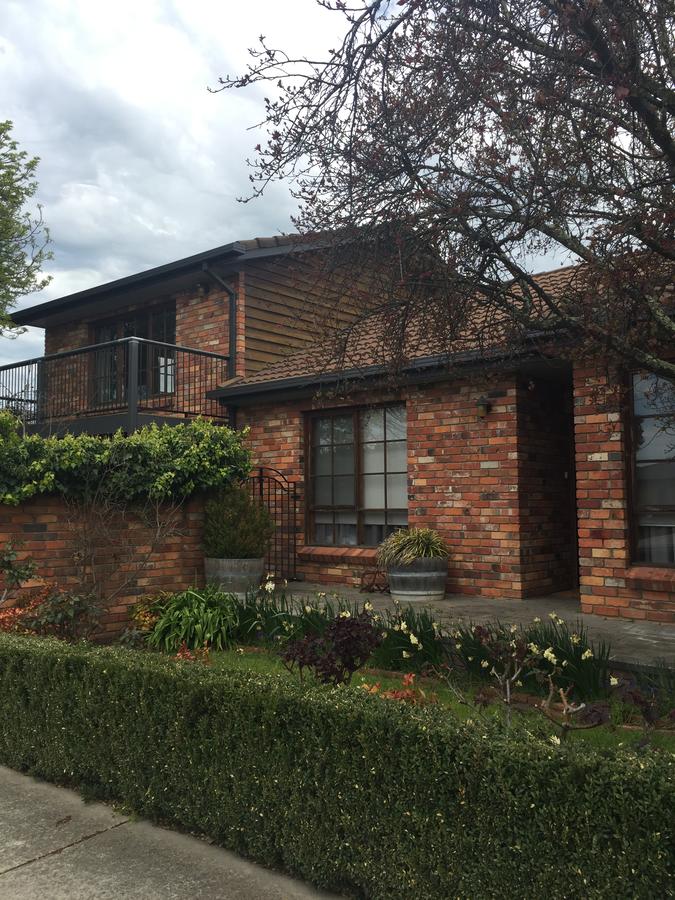 Rossbridge VIC Accommodation Directory