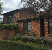 Bricks and Roses - Accommodation Directory