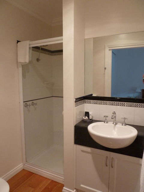 Beechwood Apartment - Accommodation Directory 8