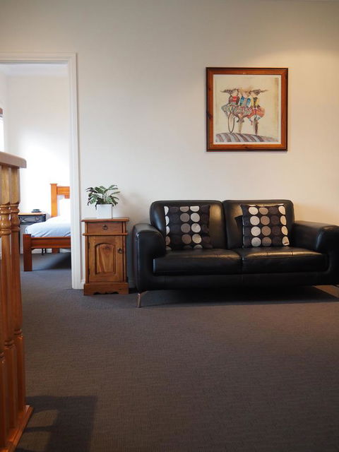 Beechwood Apartment - Accommodation Directory 17