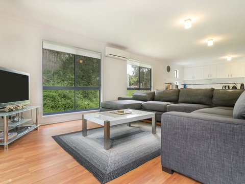 Demure Charm - Accommodation Directory 10