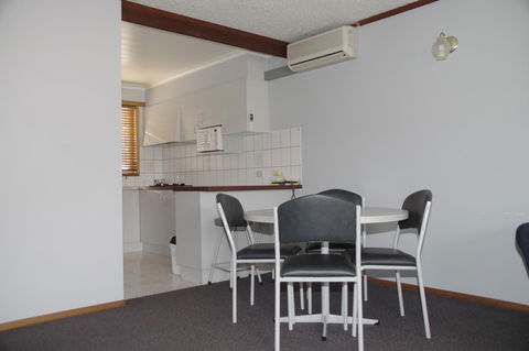 Blue Whale Motor Inn & Apartments - Accommodation Directory 28