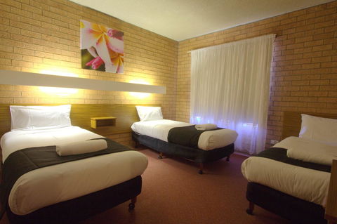 Blue Whale Motor Inn & Apartments - Accommodation Directory 21