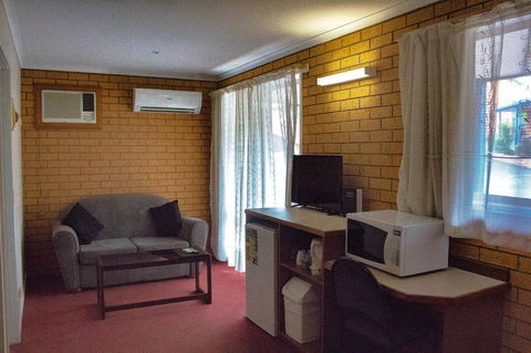 Blue Whale Motor Inn & Apartments - Accommodation Directory 5