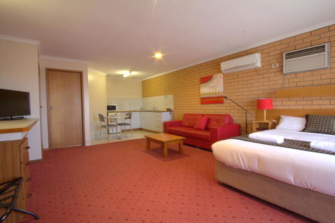 Blue Whale Motor Inn & Apartments - Accommodation Directory 17