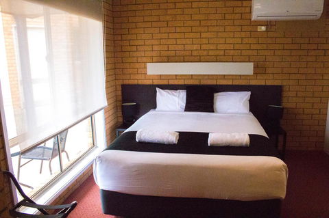 Blue Whale Motor Inn & Apartments - Accommodation Directory 4