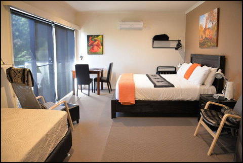 Deville At Healesville - Accommodation Directory 4