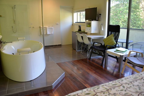 Deville At Healesville - Accommodation Directory 6