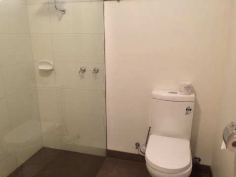 Ambassador Motor Inn - Accommodation Directory 18