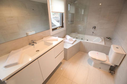 Points South By The Sea - Accommodation Directory 7