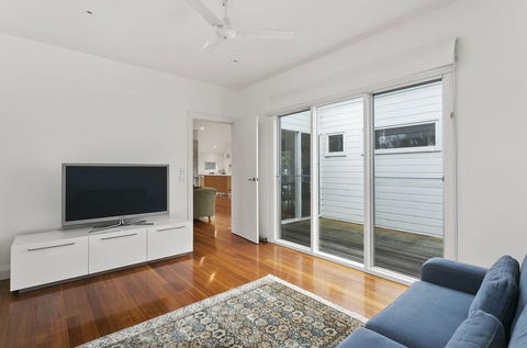 Perfect Blairgowrie Beach House - Accommodation Directory 10