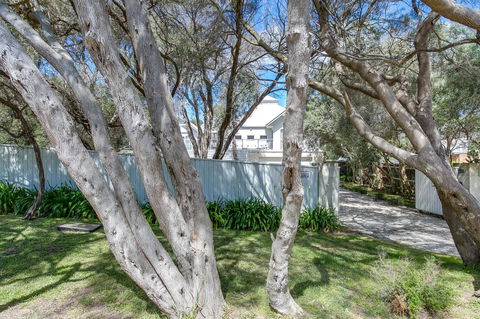 Perfect Blairgowrie Beach House - Accommodation Directory 16