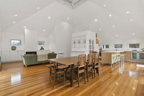 Perfect Blairgowrie Beach House - Accommodation Directory 7