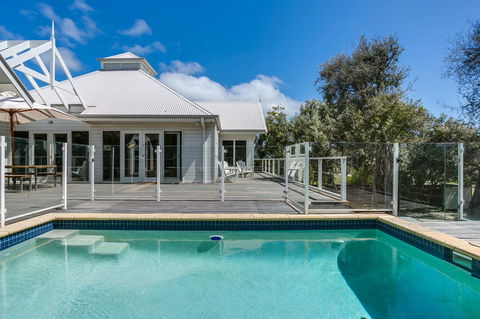 Perfect Blairgowrie Beach House - Accommodation Directory 0