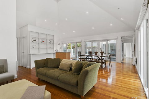 Perfect Blairgowrie Beach House - Accommodation Directory 4
