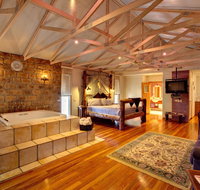 Ditto Daddy's - Accommodation Directory