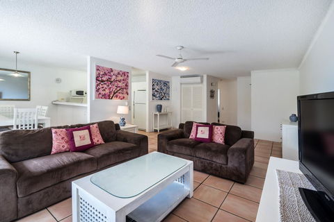 Sunseeker Holiday Apartments - Accommodation Directory 41