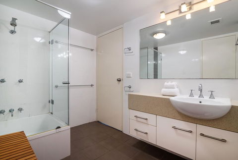 Sunseeker Holiday Apartments - Accommodation Directory 37