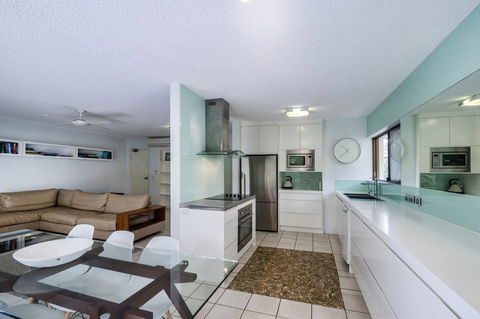 Sunseeker Holiday Apartments - Accommodation Directory 38
