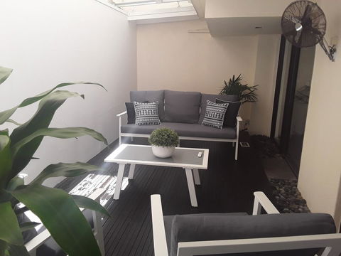 Sunseeker Holiday Apartments - Accommodation Directory 12