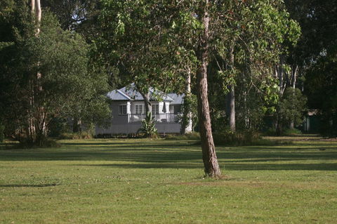 Lake Weyba Noosa Lodge & Kangaroos - Accommodation Directory 30