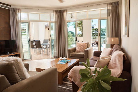 Sea Change Beachfront Apartments - Accommodation Directory 5