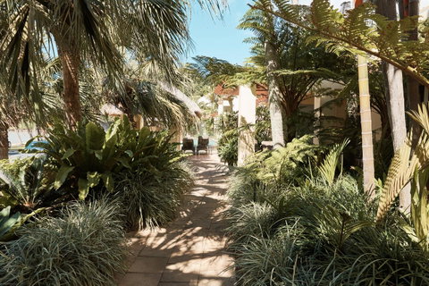 Sea Change Beachfront Apartments - Accommodation Directory 19