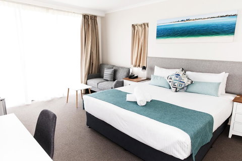 Ocean Views Resort Caloundra - Accommodation Directory 25