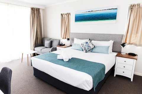 Ocean Views Resort Caloundra - Accommodation Directory 26