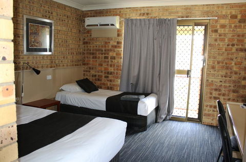 Clermont Country Motor Inn - Accommodation Directory 2
