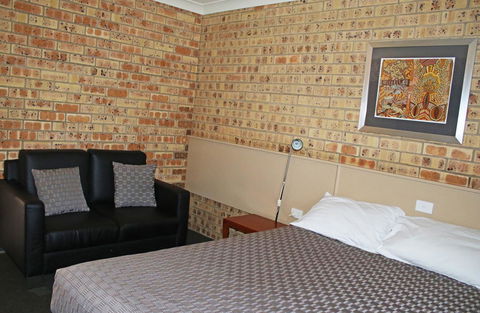 Clermont Country Motor Inn - Accommodation Directory 6